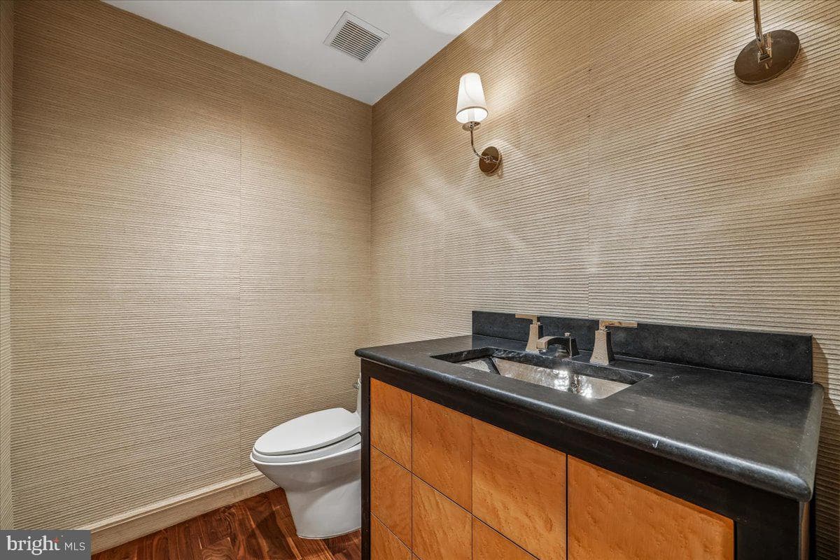 5610 Wisconsin Avenue #103 photo 5