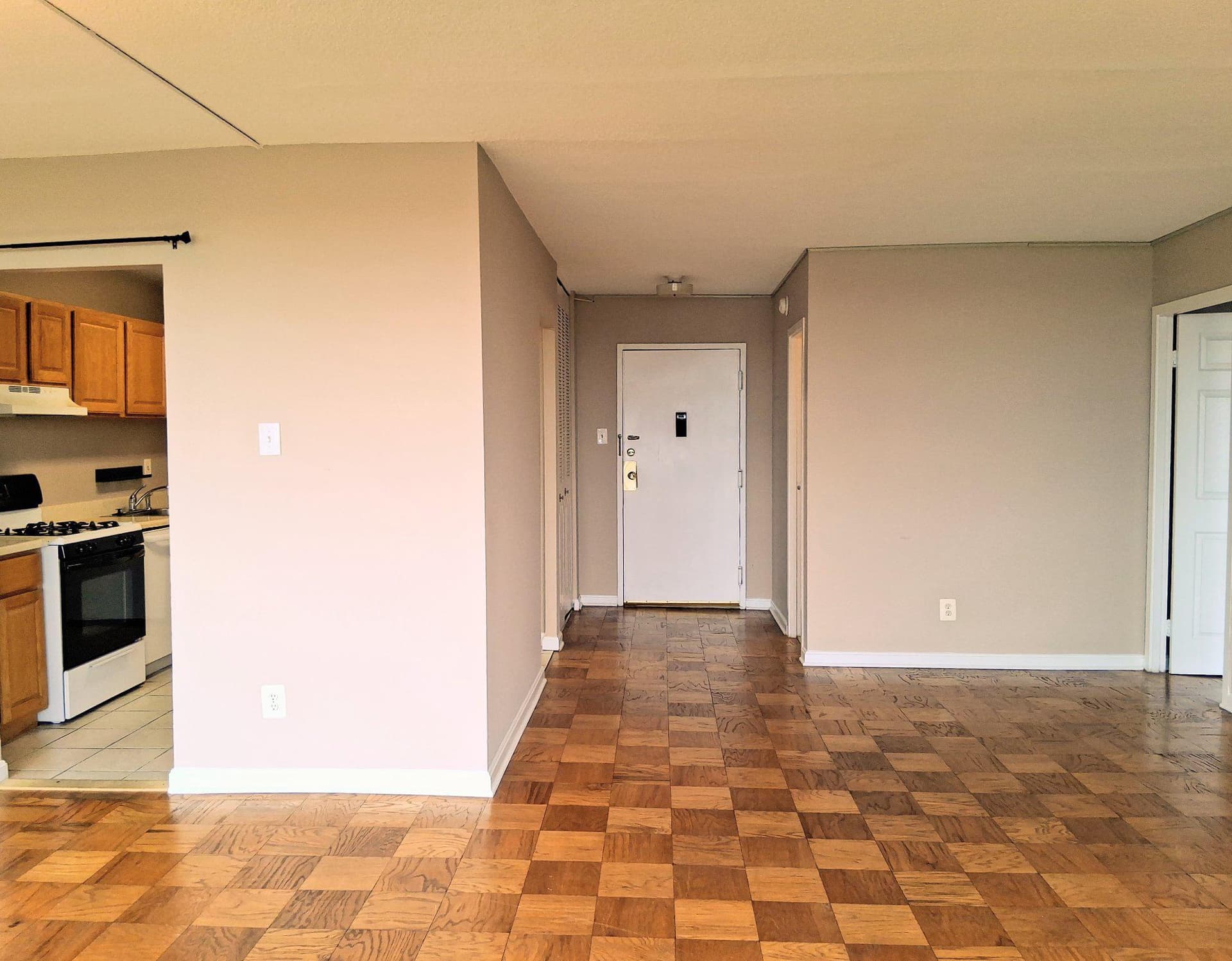 11801 Rockville Pike #802 photo 1