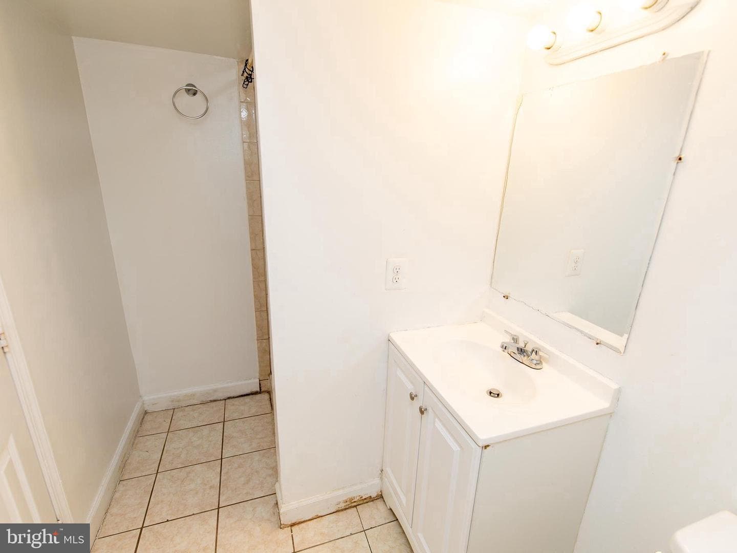 12124 Livingston Street photo 28