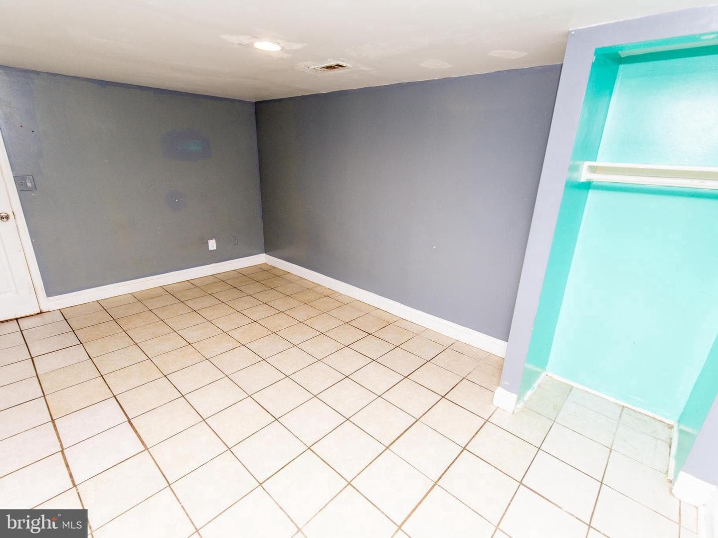 12124 Livingston Street photo 32