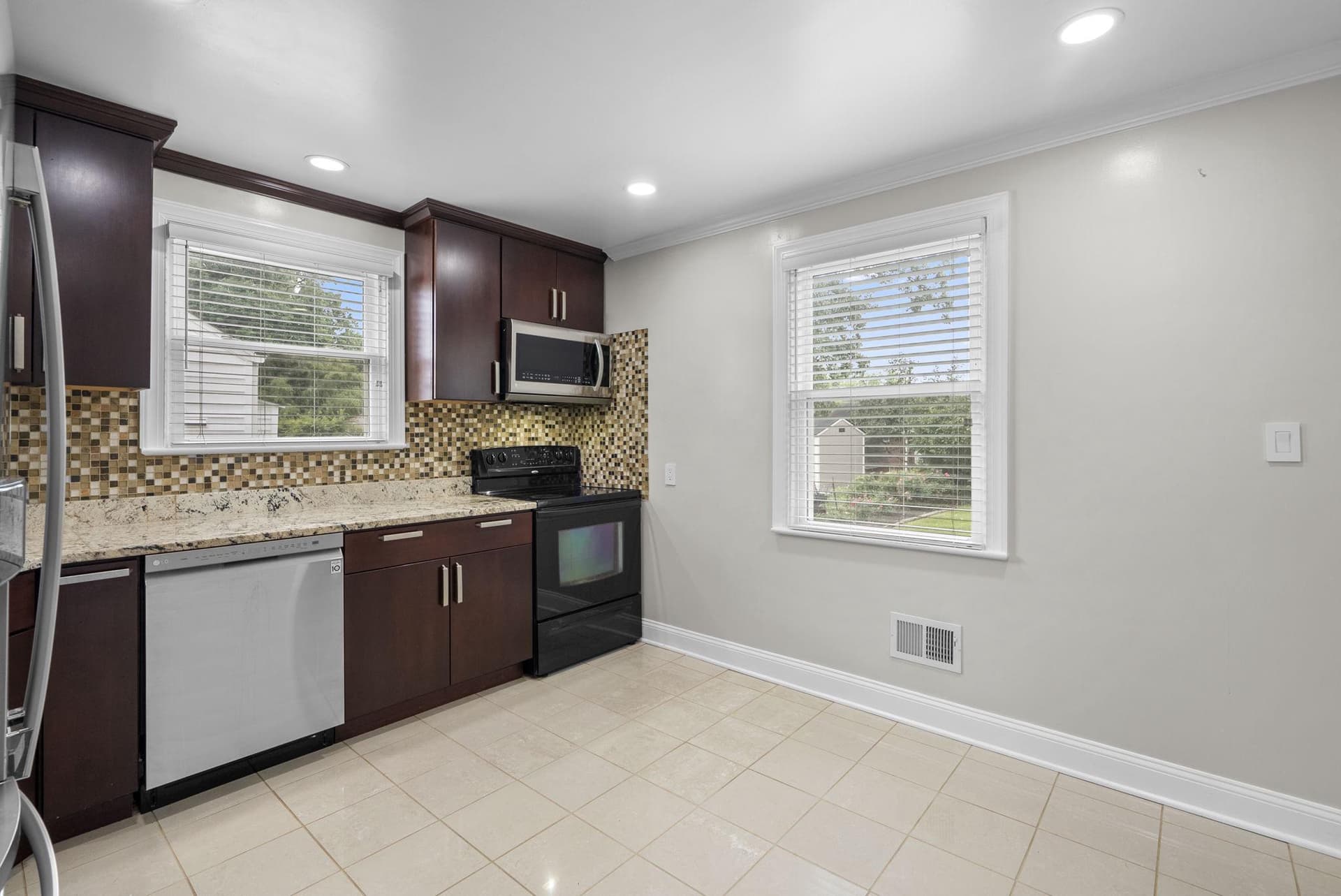 3013 Medway Street photo 6
