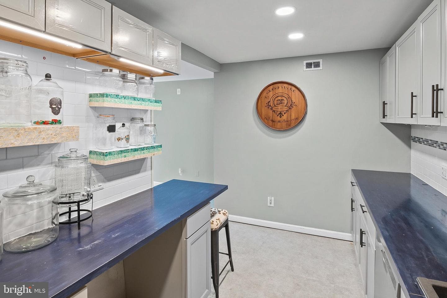 11911 Parklawn Drive #303 photo 15