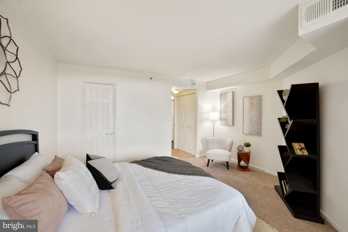 10101 Grosvenor Place #1818 photo 14