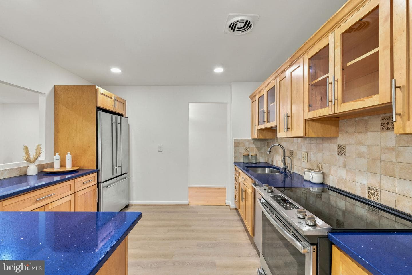 5809 Edson #303 photo 3