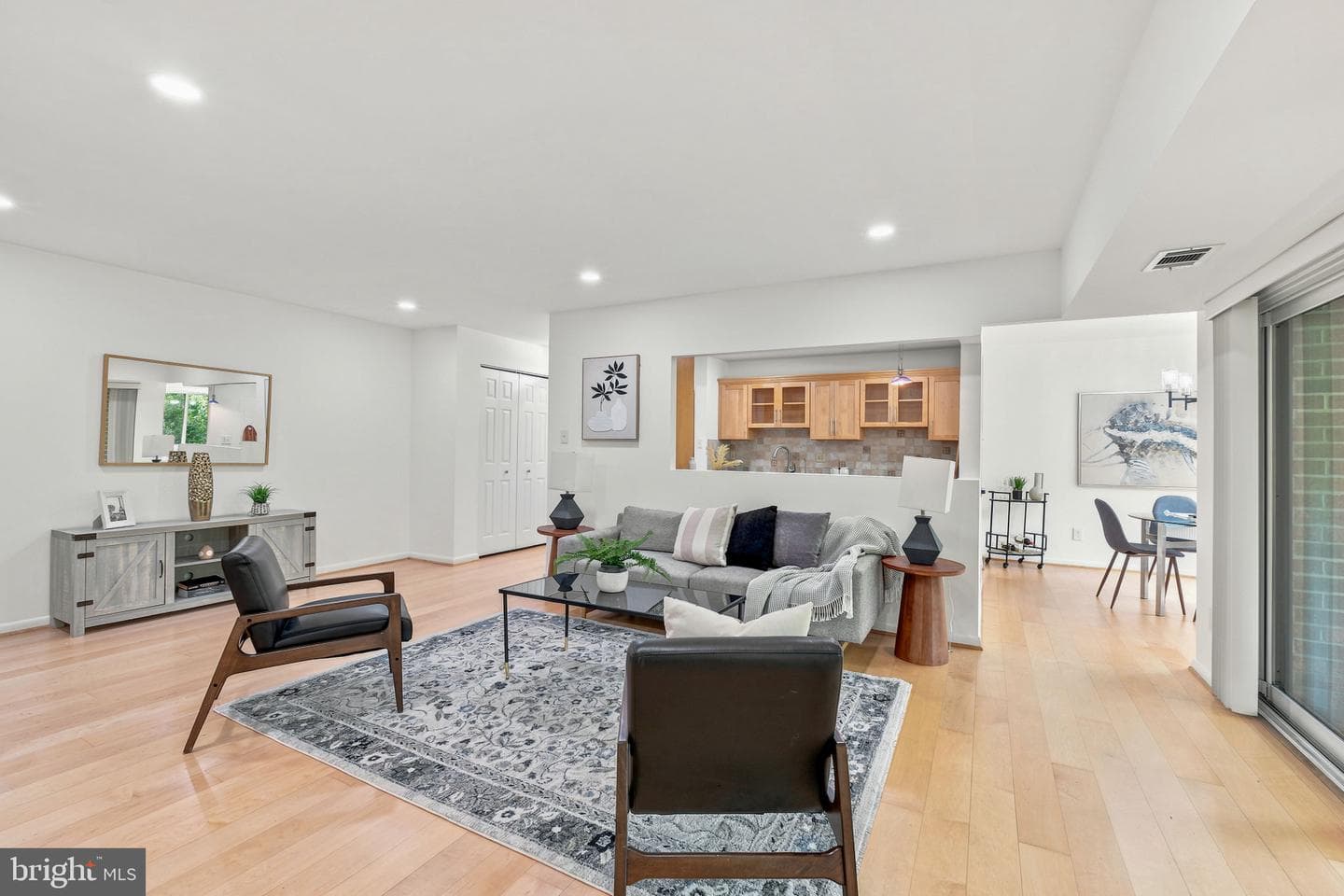 5809 Edson #303 photo 7