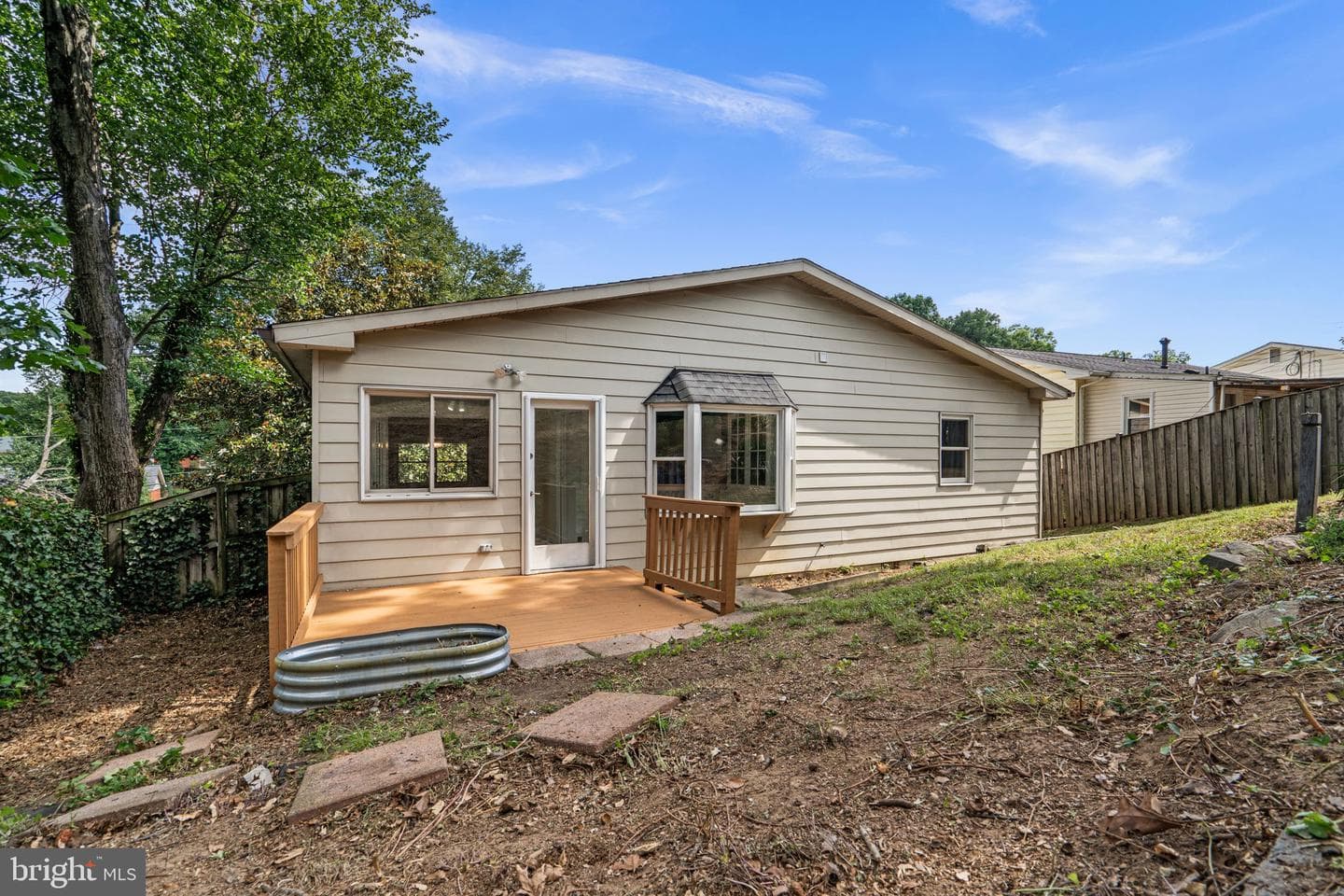 822 Loxford Terrace photo 36