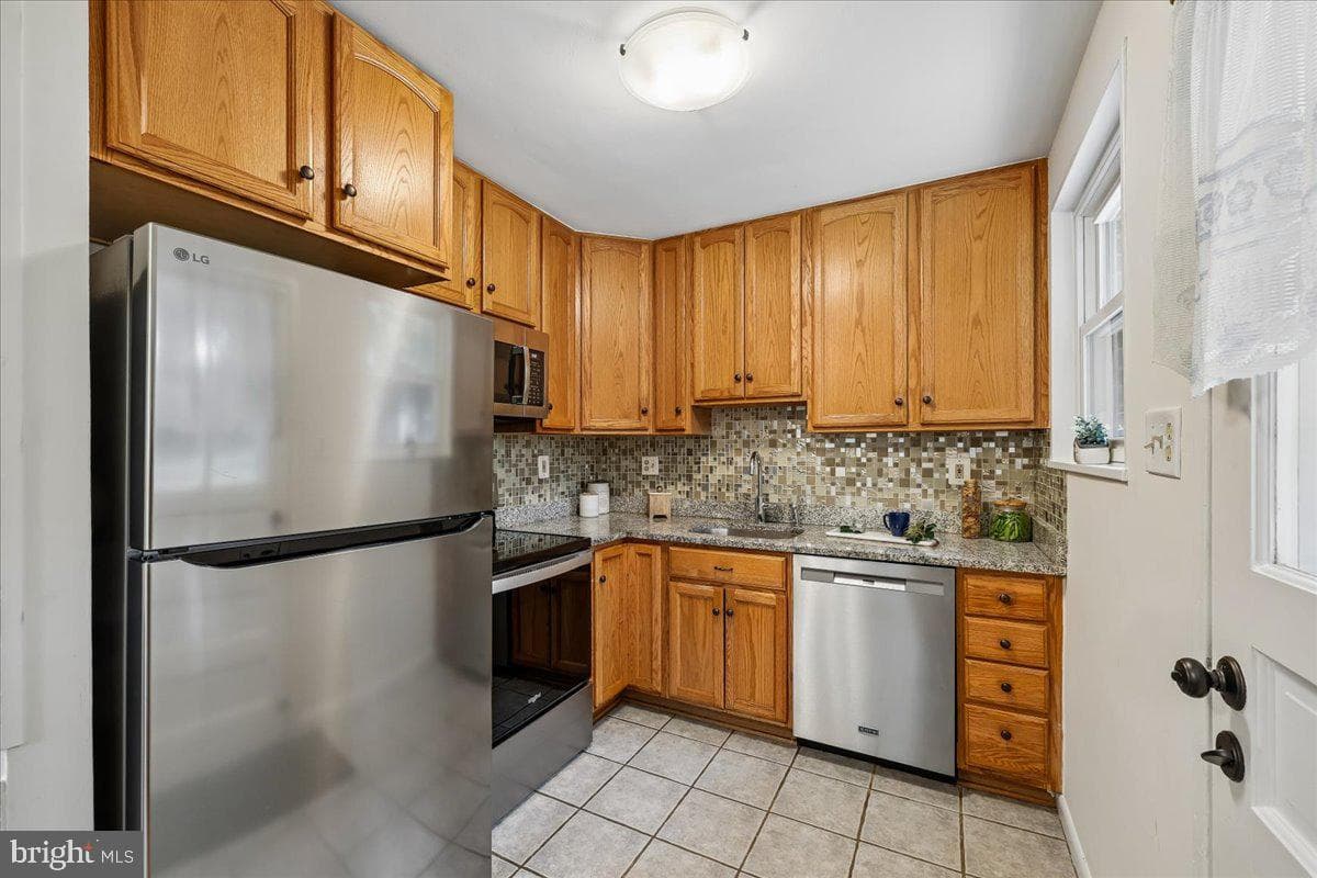 3920 Weller Road photo 12