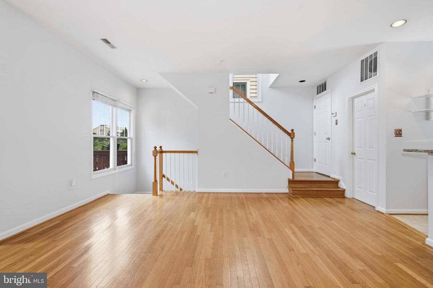 684 Heathwalk Mews photo 12