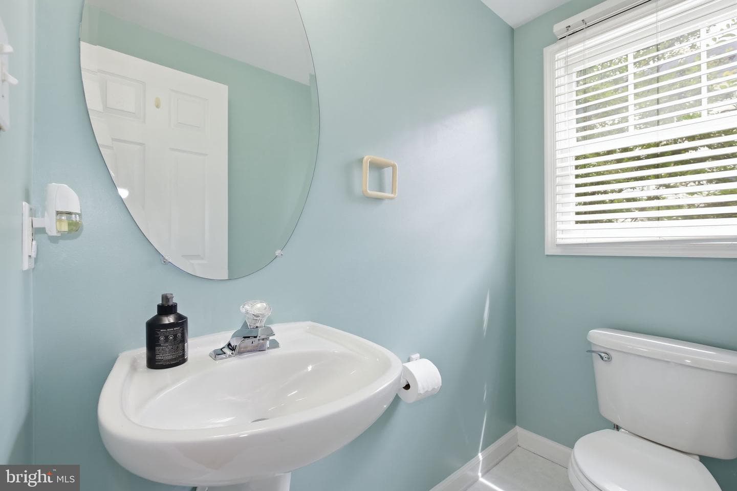 684 Heathwalk Mews photo 24