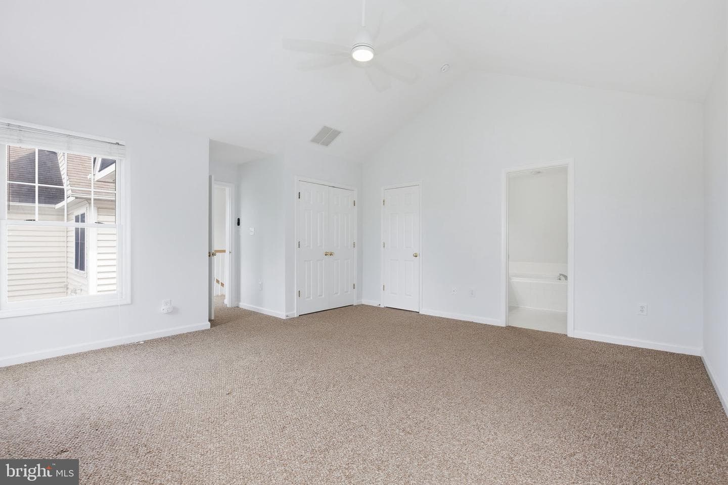684 Heathwalk Mews photo 28
