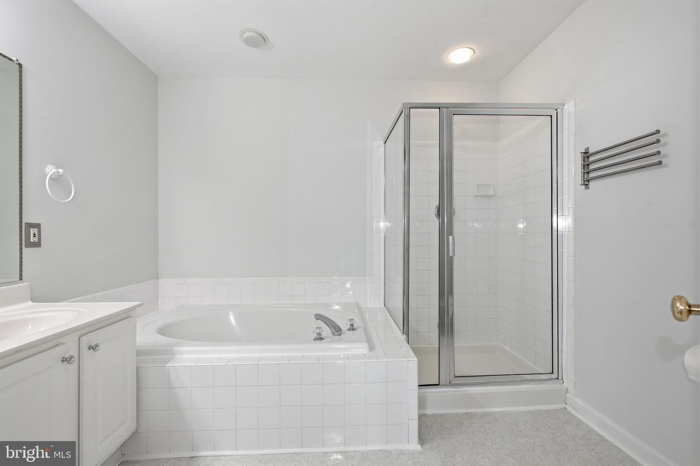 684 Heathwalk Mews photo 31