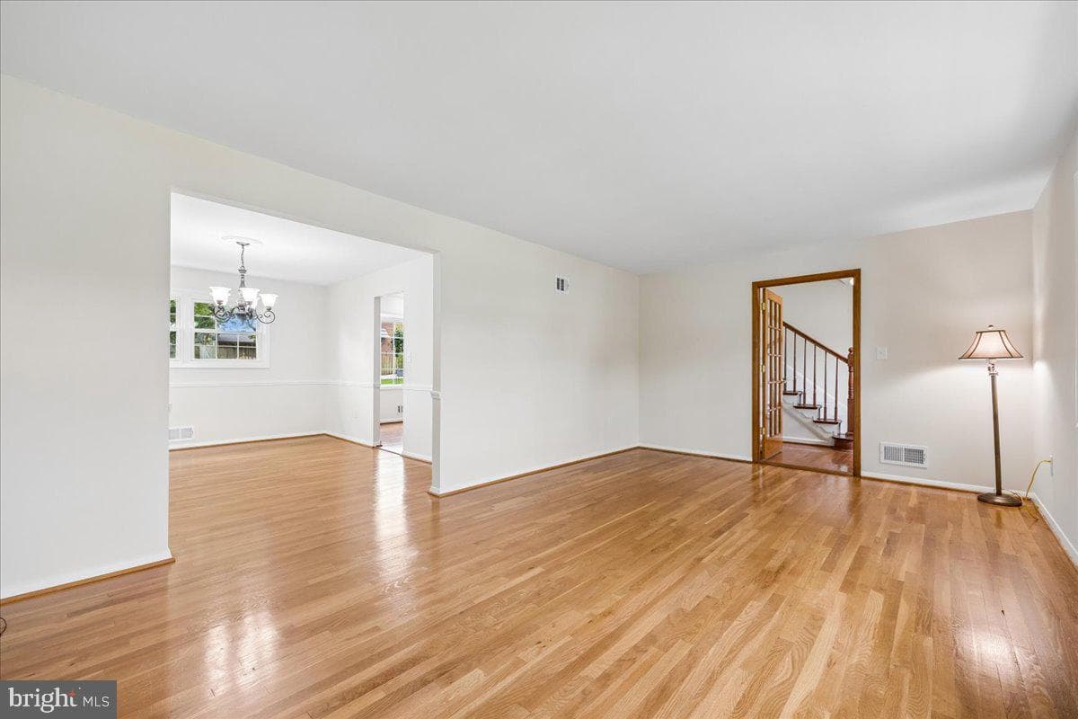 11315 Gainsborough Road photo 11