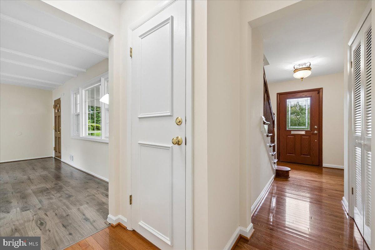 11315 Gainsborough Road photo 25