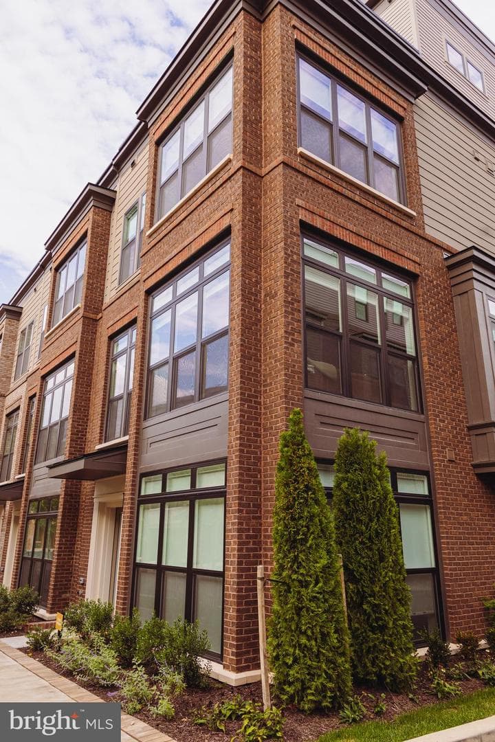 5343 Zenith Overlook, Bethesda
