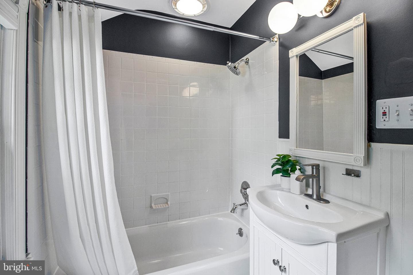5310 Mckinley Street photo 25
