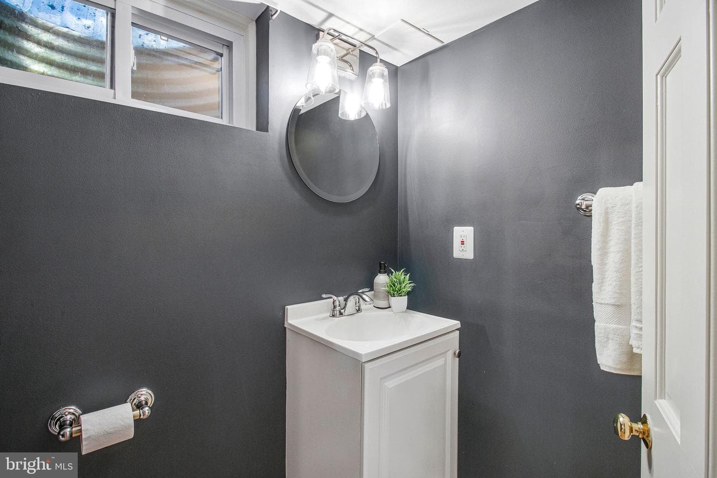 5310 Mckinley Street photo 33