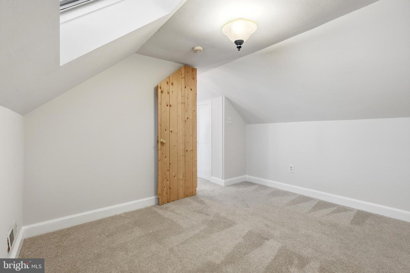 901 Davis Avenue photo 40
