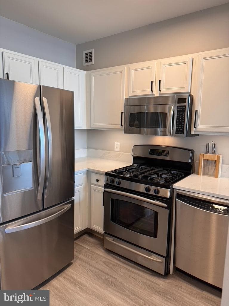 7111 Woodmont #712 photo 6