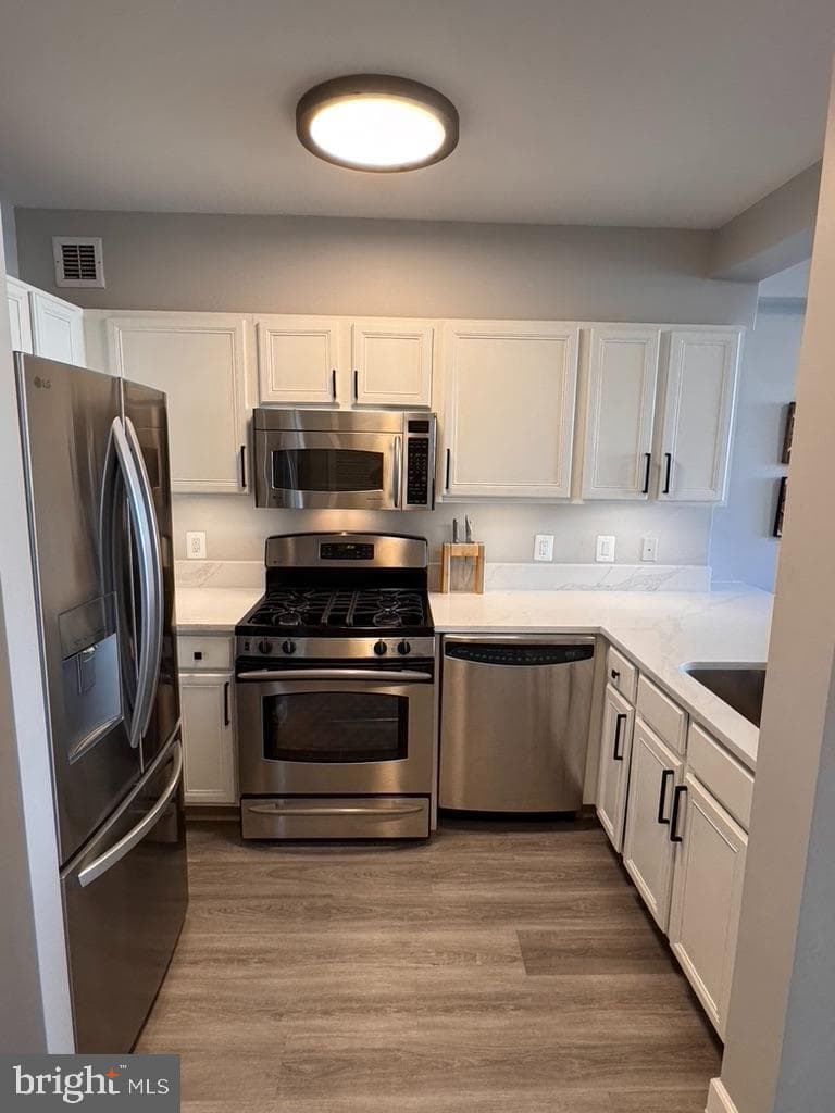 7111 Woodmont #712 photo 7