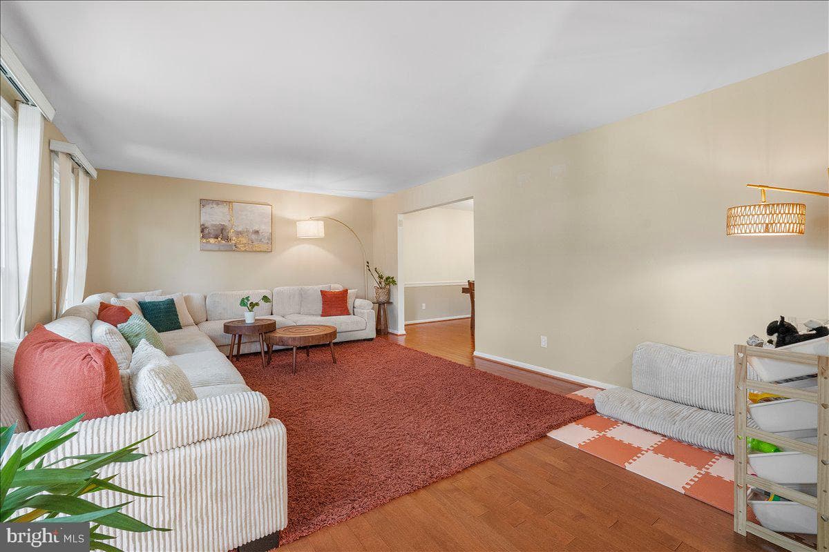 7117 Copperwood Court photo 4
