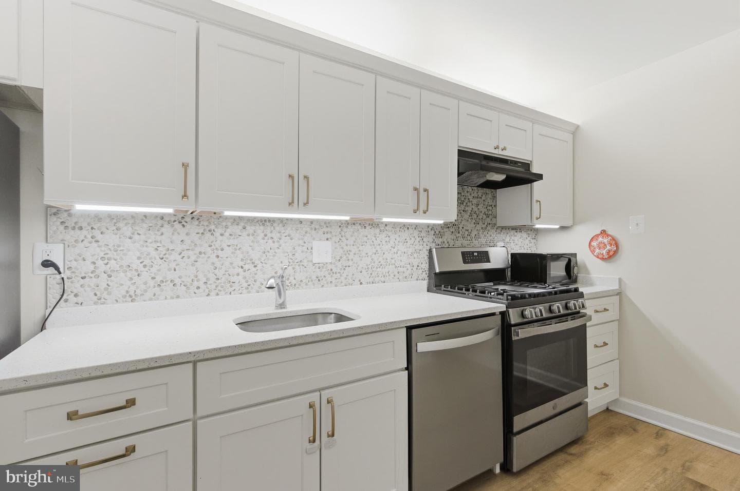 4515 Willard Avenue #606s photo 11