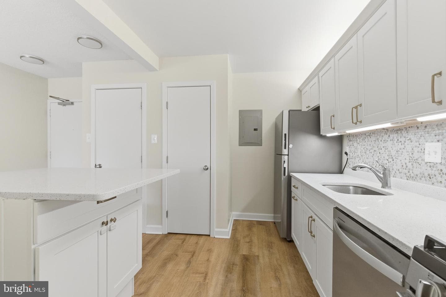 4515 Willard Avenue #606s photo 12