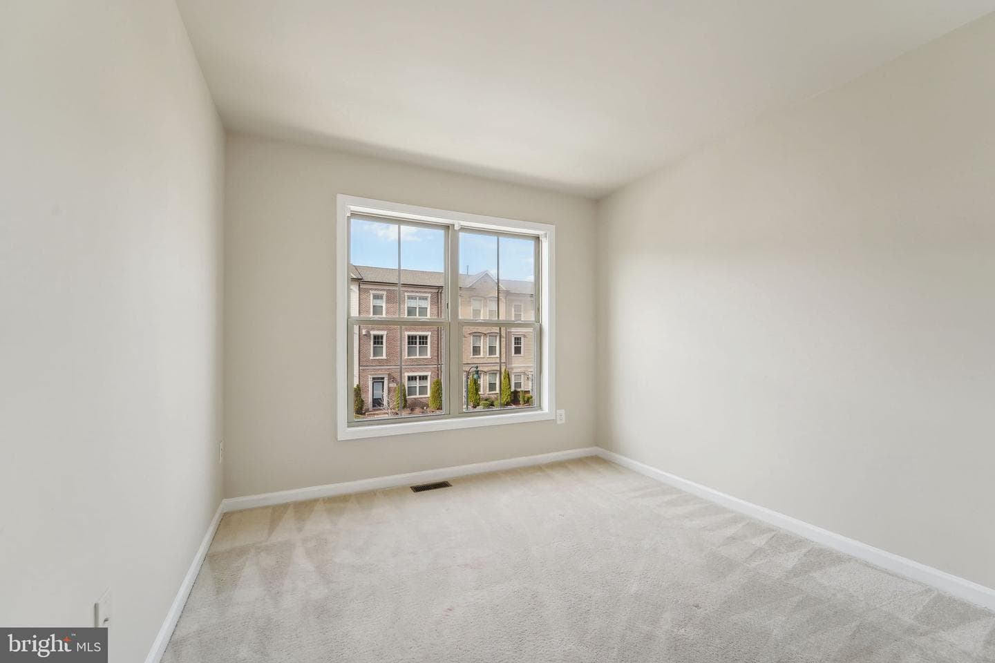 13706 Petrel Street photo 27