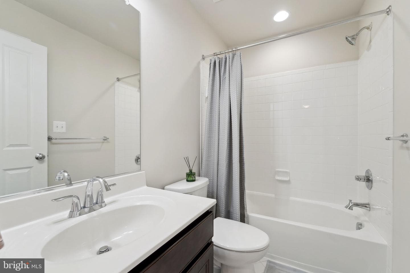 13706 Petrel Street photo 31