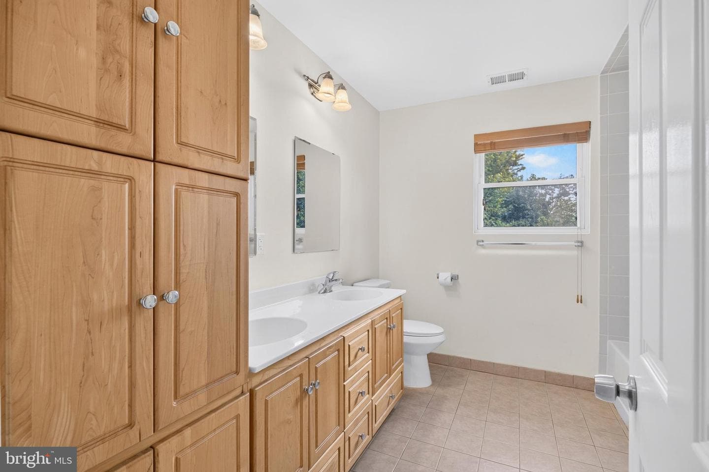 910 Wade Avenue photo 21