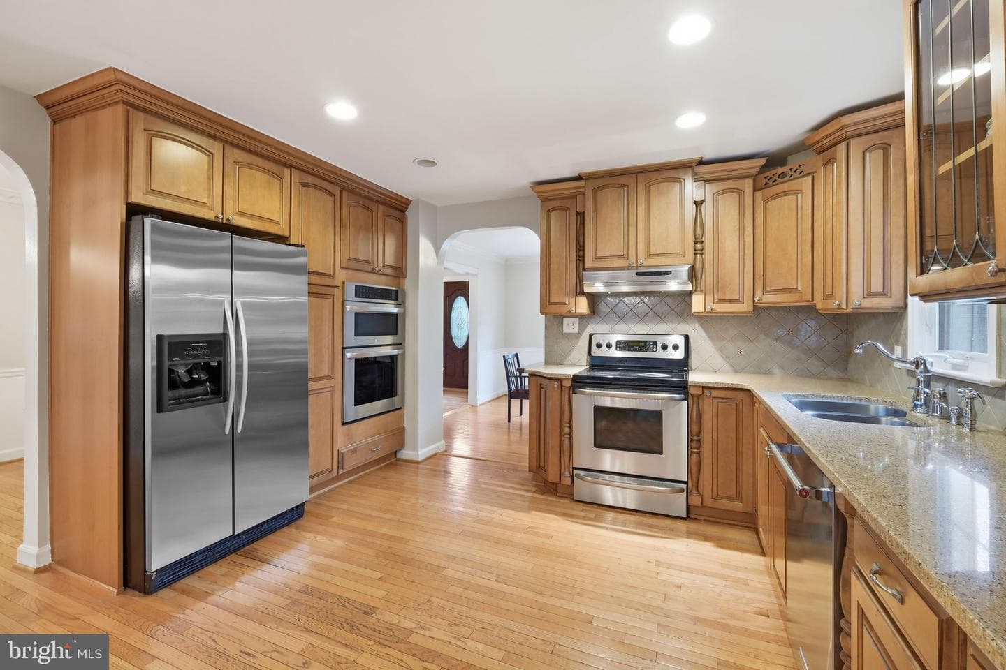 3800 Queen Mary Drive photo 10