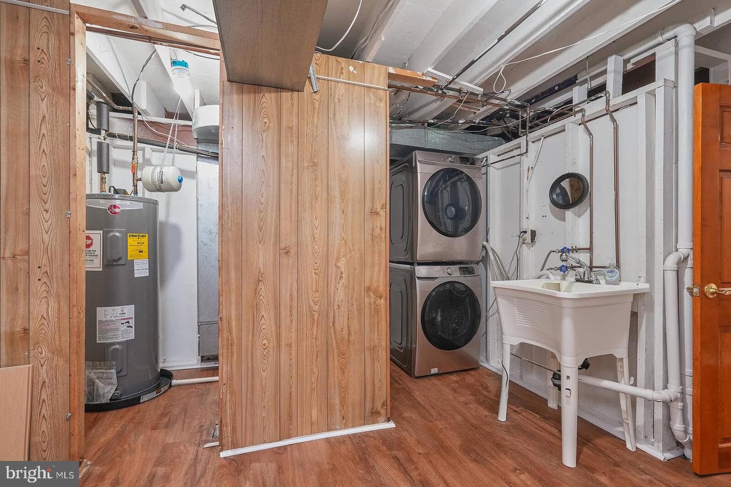 214 Pender Place photo 28