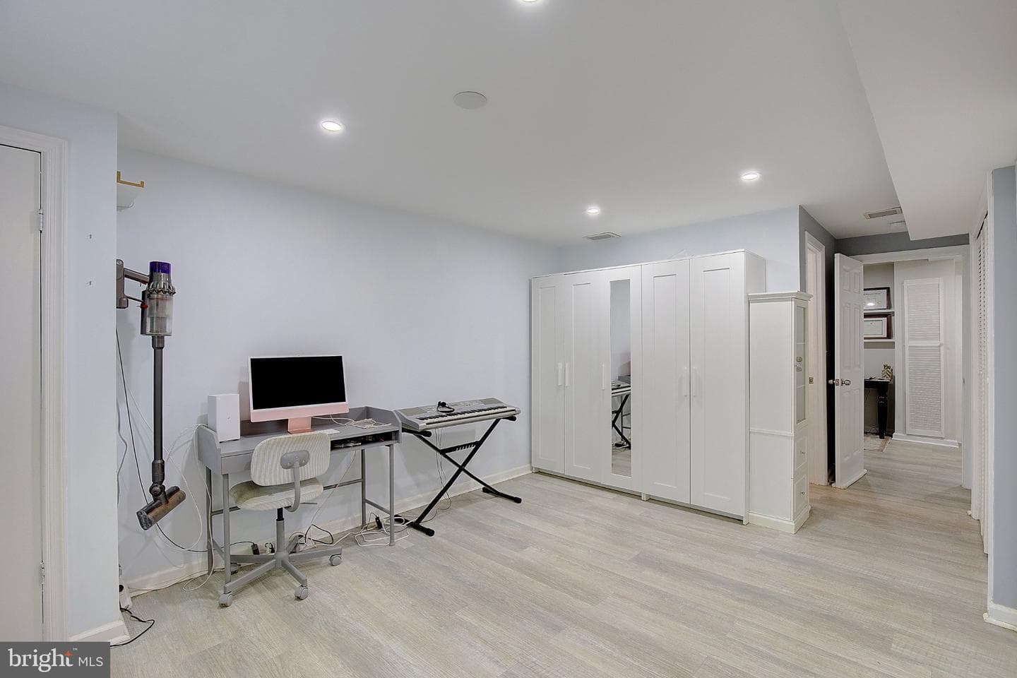 8203 Roanoke Avenue #apt B photo 28