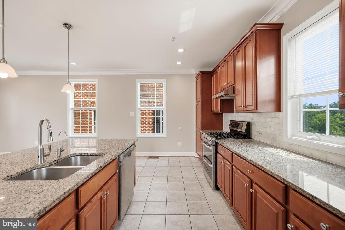 232 Parkview Avenue photo 9