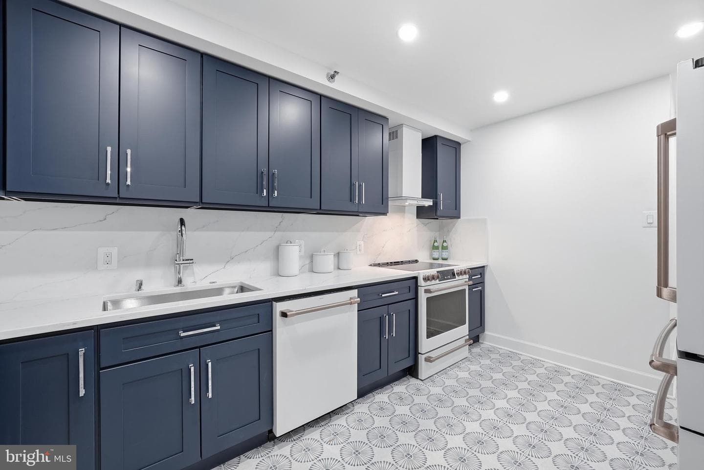 4550 N Park Avenue #807 photo 10