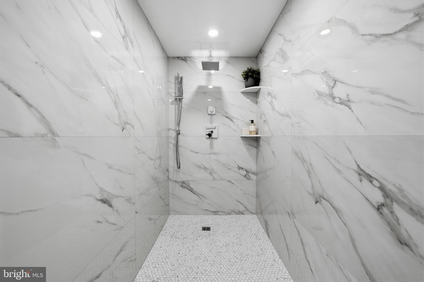 4550 N Park Avenue #807 photo 18