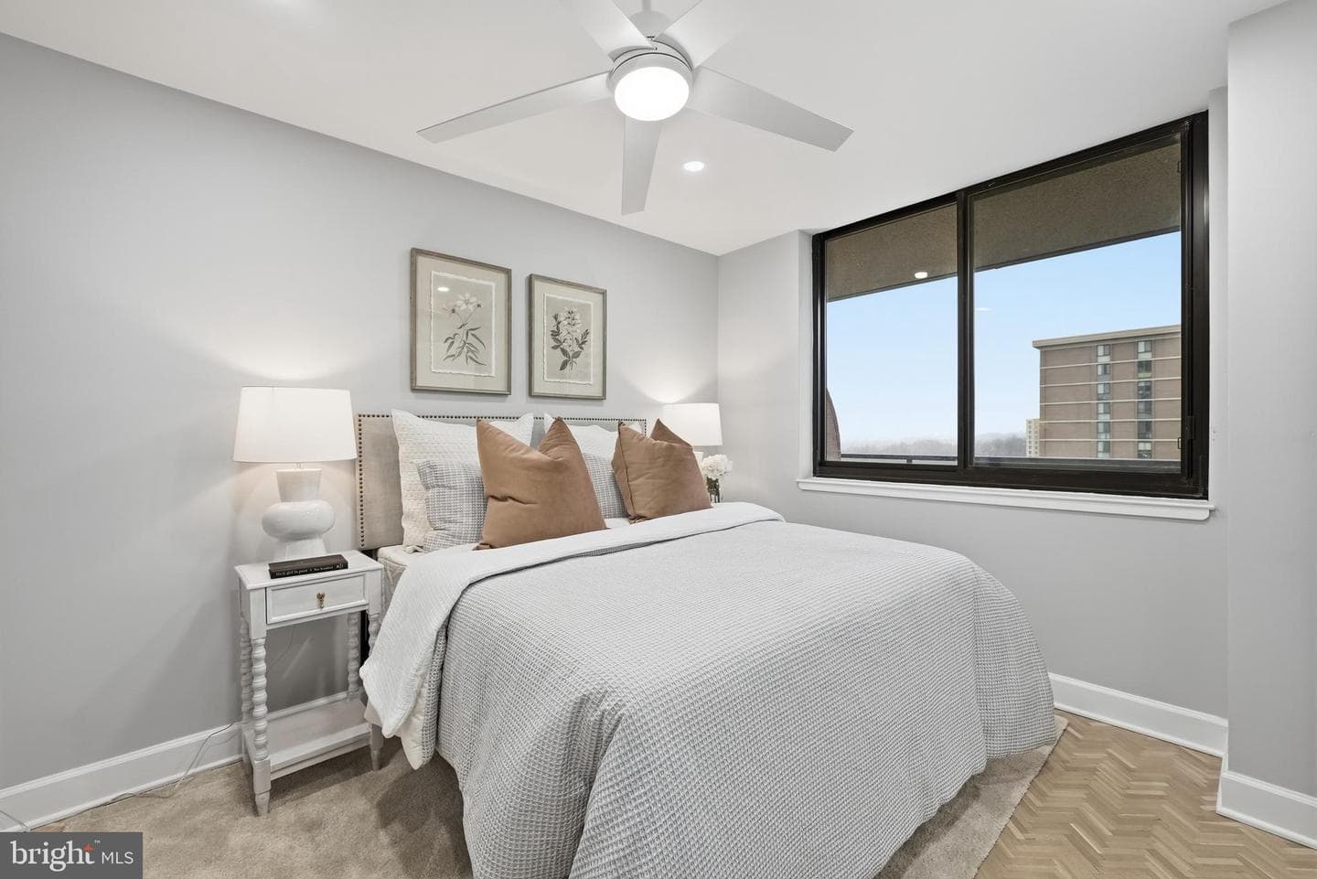 4550 N Park Avenue #807 photo 26