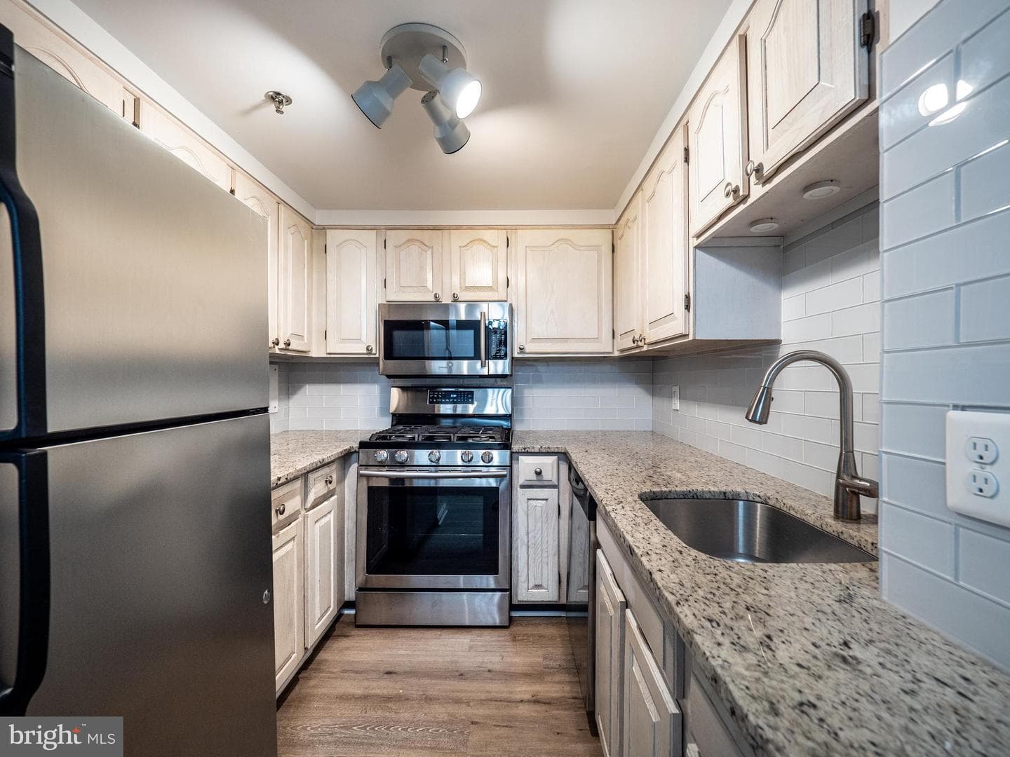 4808 Moorland Lane #608 photo 11