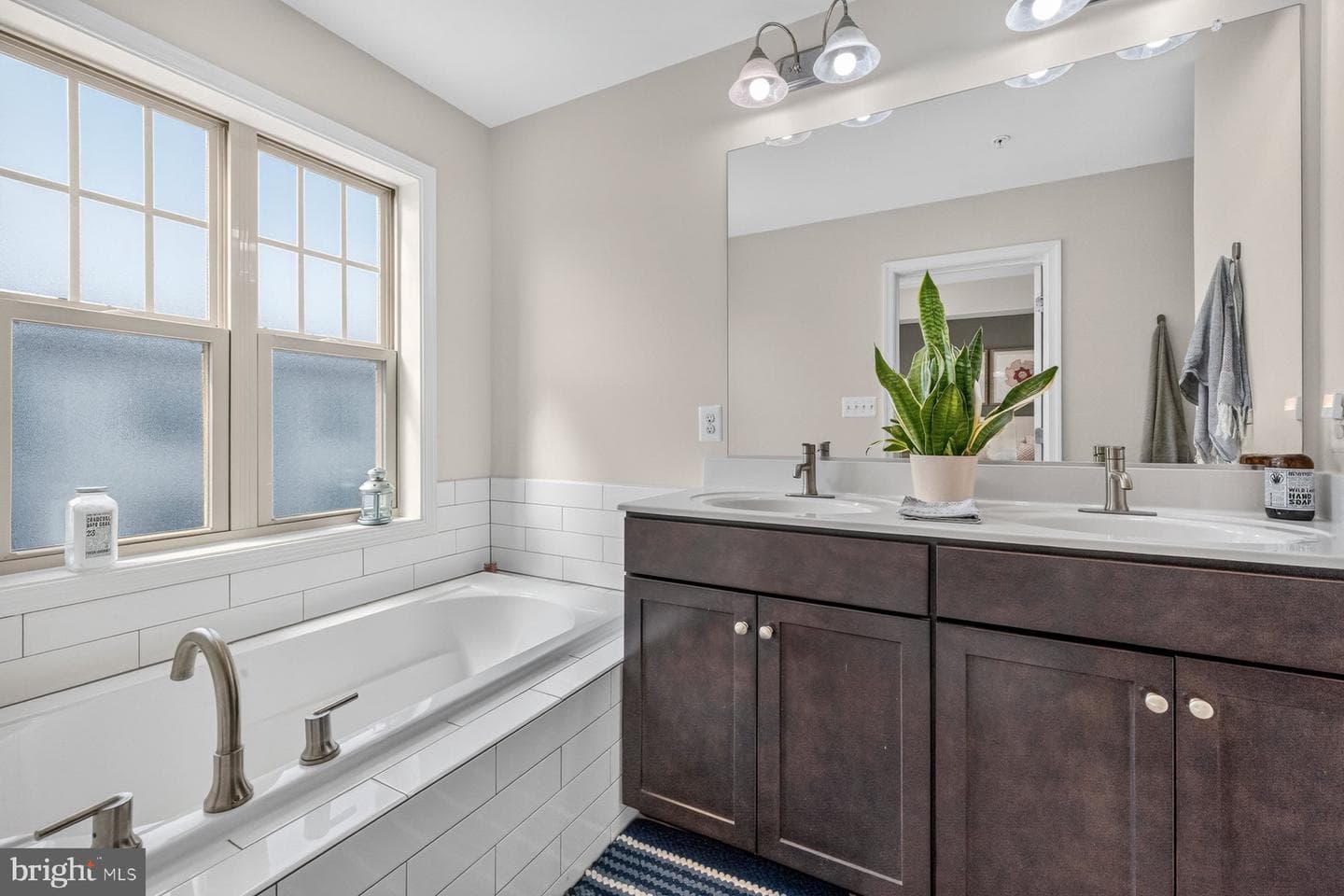13732 Petrel Street photo 31