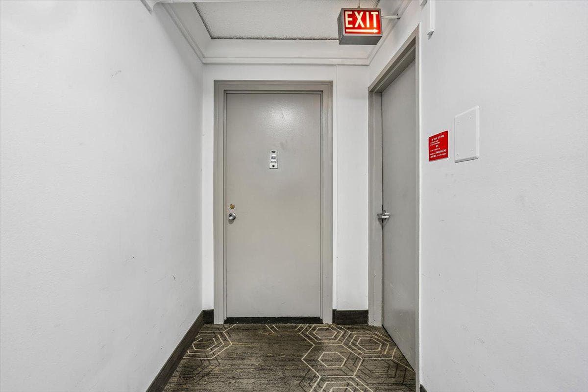 10500 Rockville Pike #122 photo 5