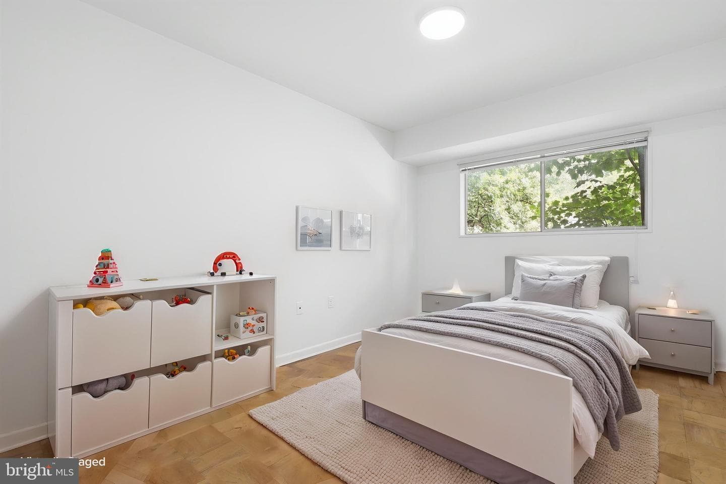10626 Weymouth Street #101 photo 12