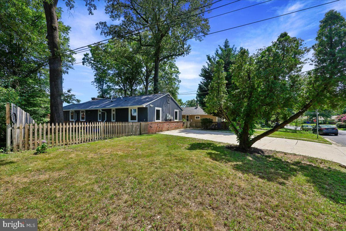 8407 Tahona Drive photo 30