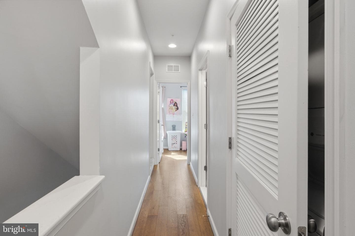 120 Prado #2301 photo 8