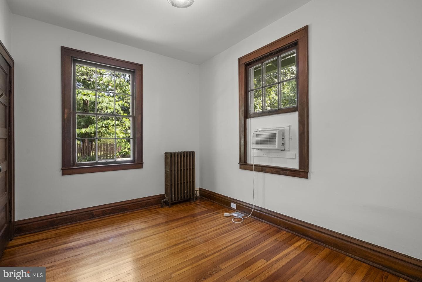 301 Elm Avenue photo 17