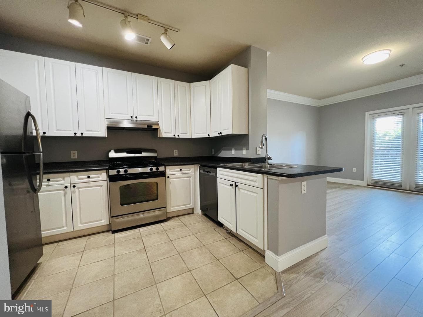 501 Hungerford Drive #p85 photo 12