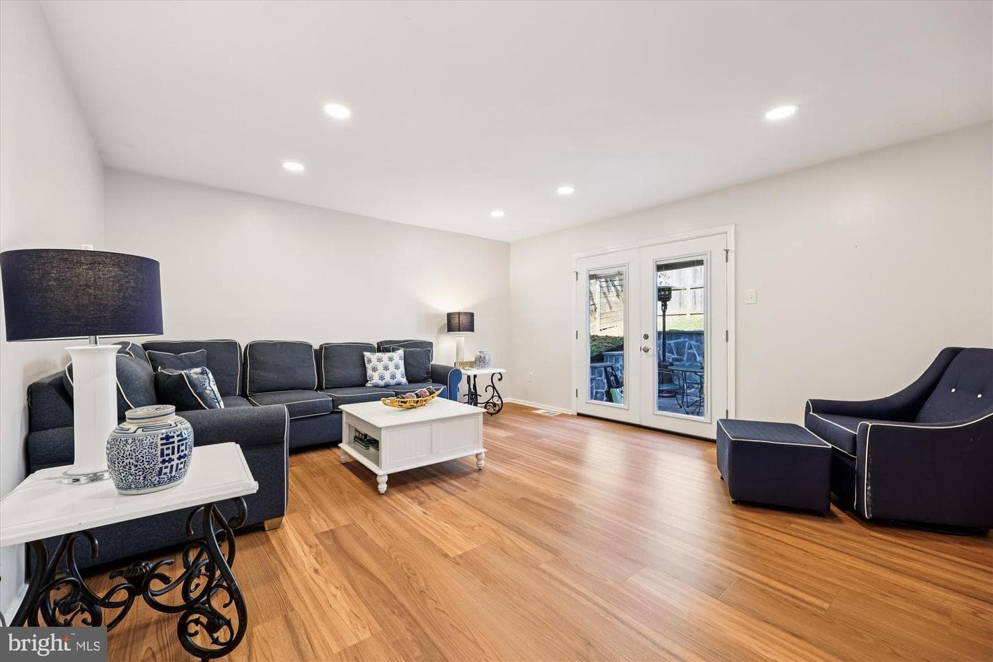 3923 Halsey Street photo 18