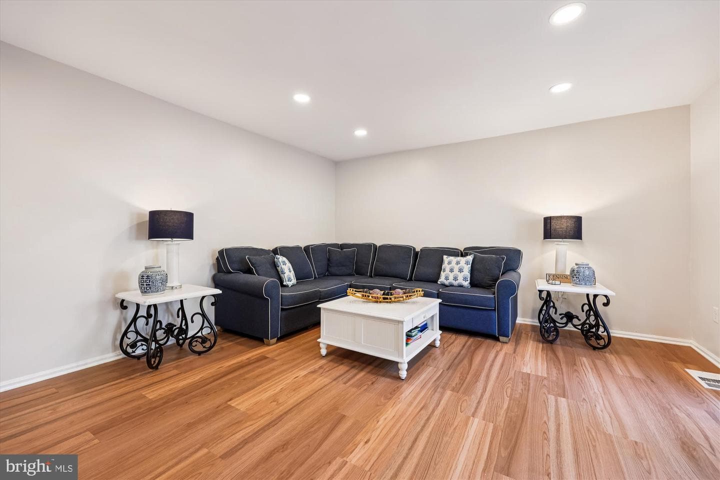 3923 Halsey Street photo 19
