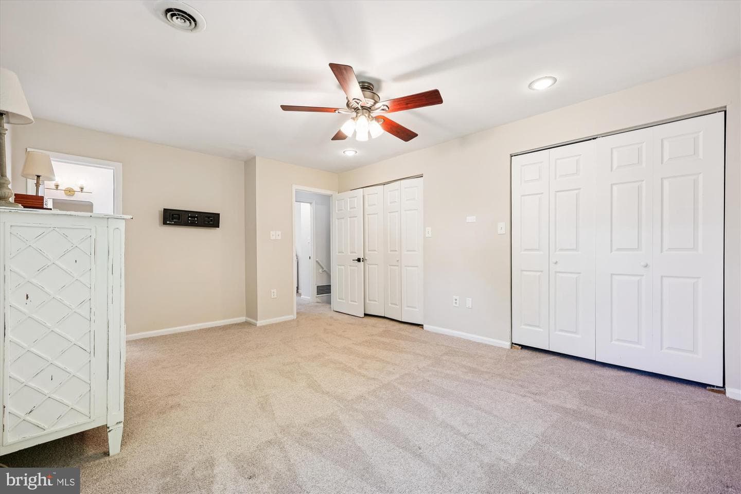 3923 Halsey Street photo 32