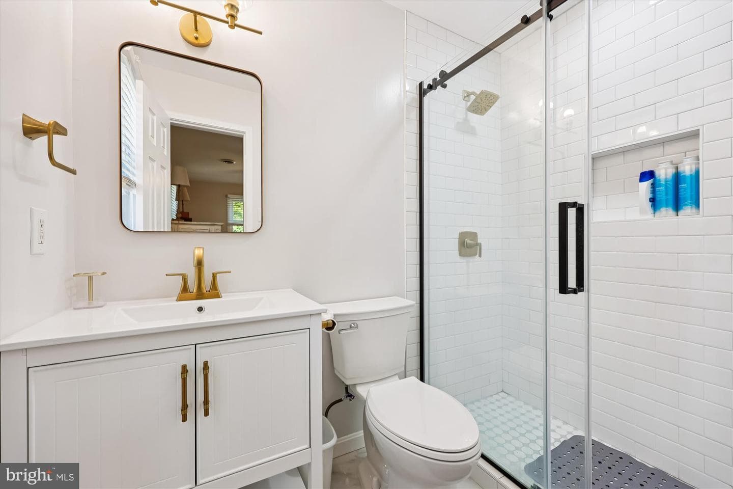 3923 Halsey Street photo 34