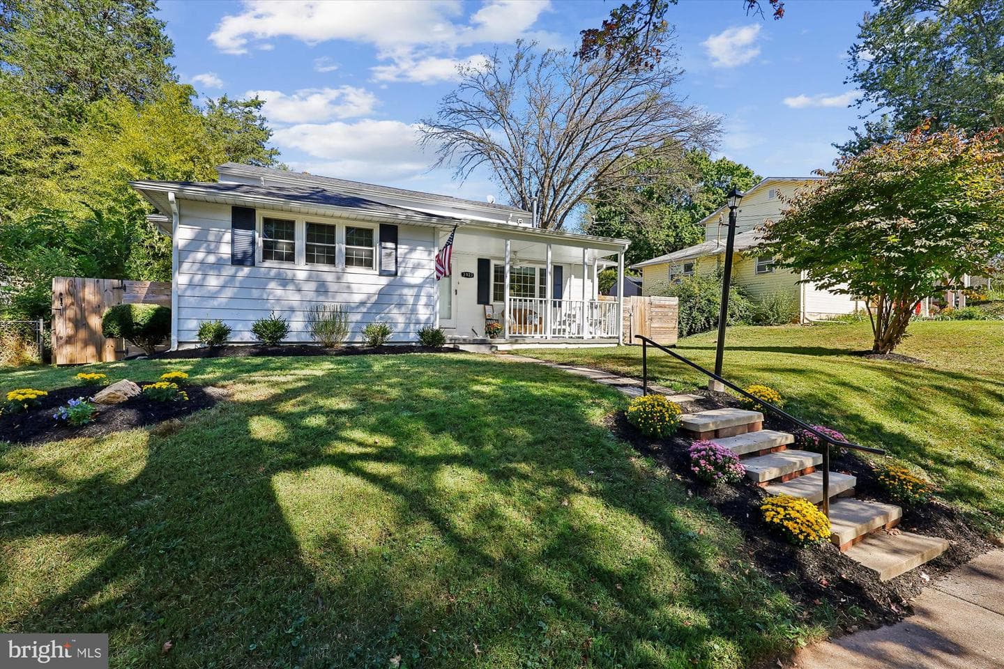3923 Halsey Street photo 6