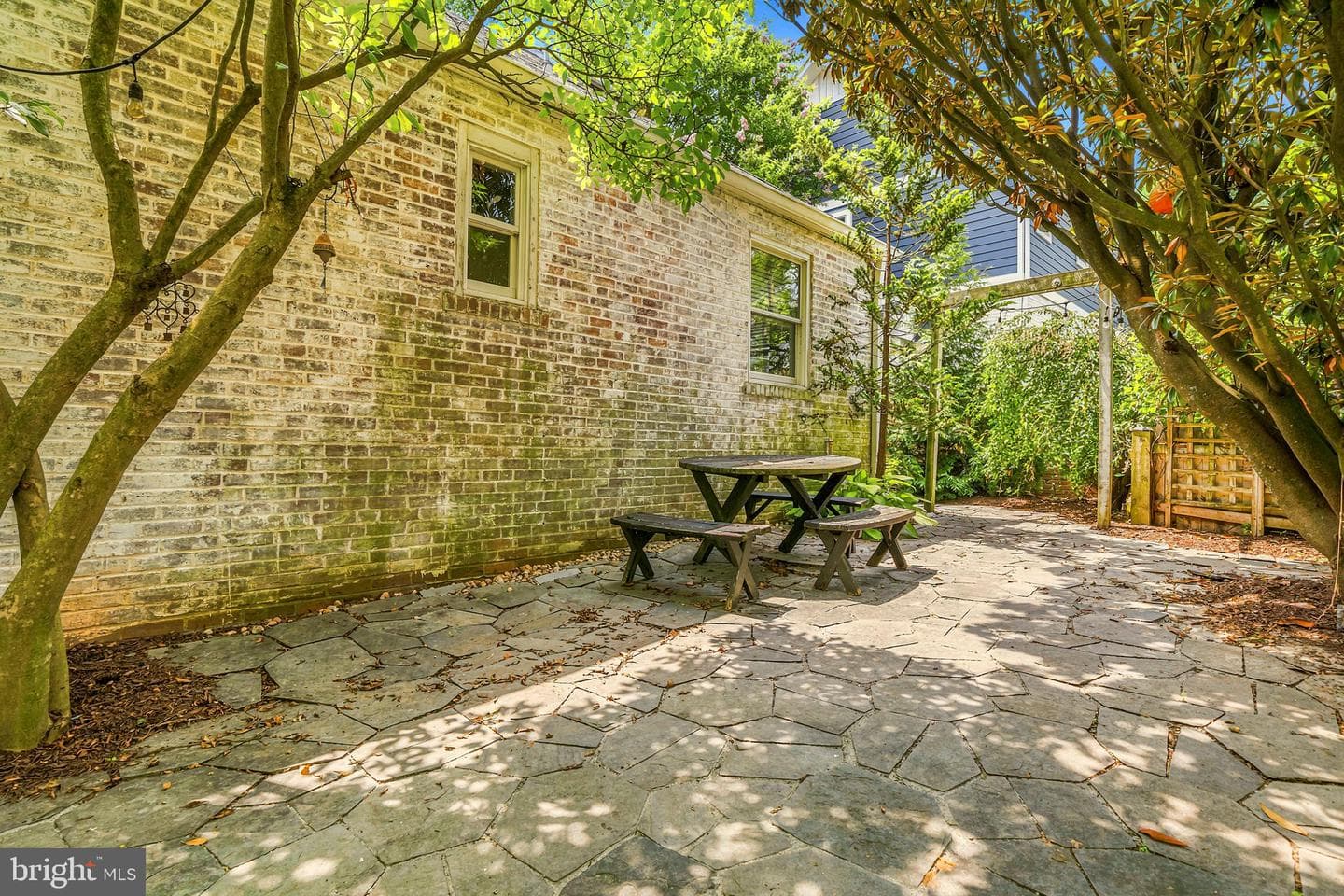 705 Bonifant Street photo 31
